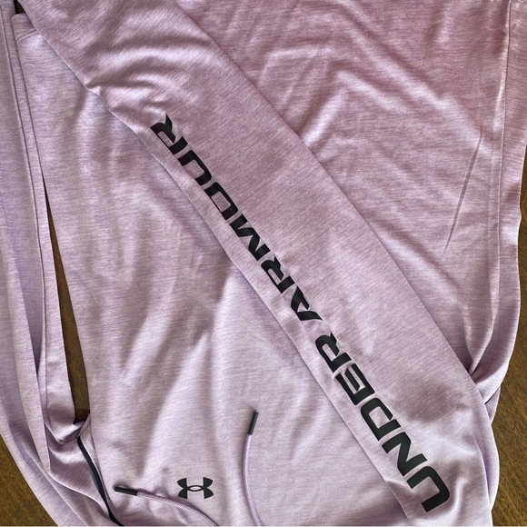 Lavender Under Armor long sleeve pullover - Picture 4 of 4